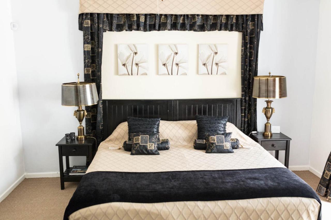 Church Hills Boutique Accommodation Riebeek-West ภายนอก รูปภาพ